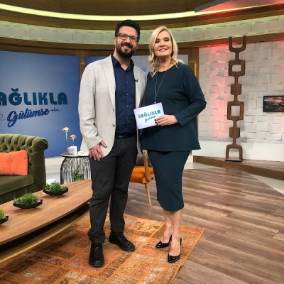Doç. Dr Zekeriya Taşdemir Gülüş Tasarımı Smile Design Diş Hekimi Dişçi İmplant Beyazlatma